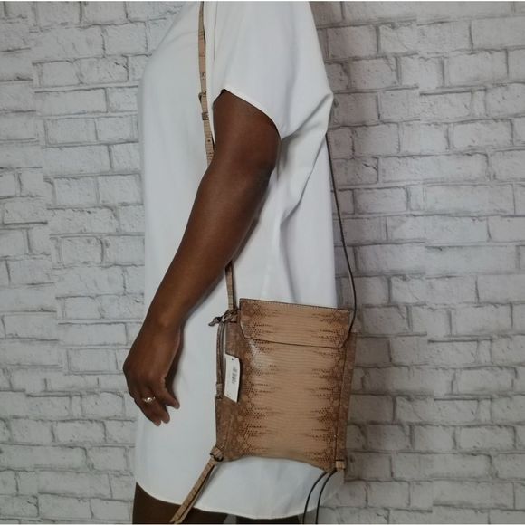 Vince Camuto Rilo Small crossbody - Picture 7 of 7